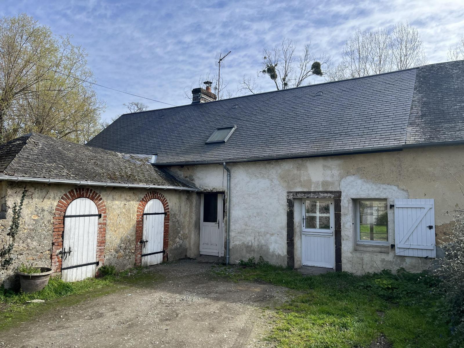 maison 5 pièces - ST-PAVACE
